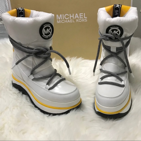 MichaelKors like new winter boots - Picture 3 of 11